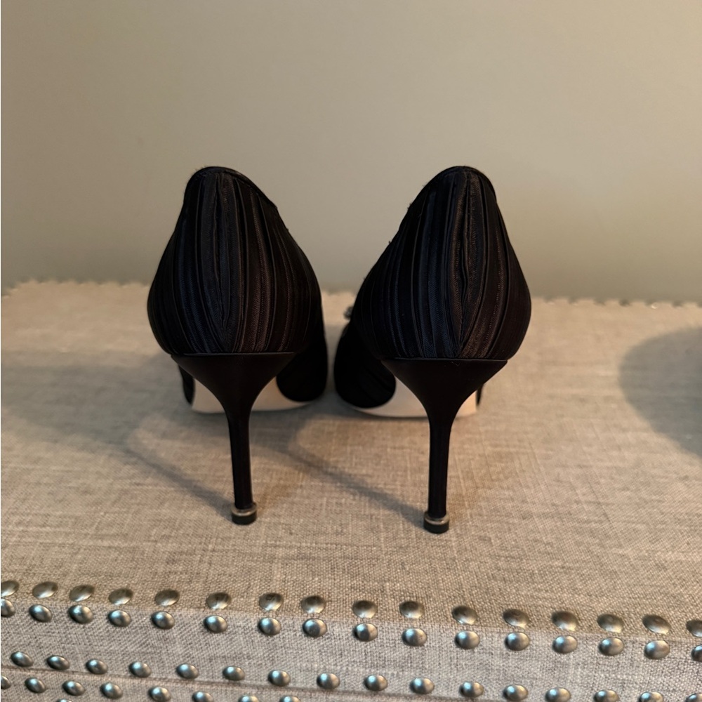 NIB Manolo Blanhnik Hangisi Pump in Black Pleated Satin, size 37.5, heel 90 mm - Picture 4 of 13